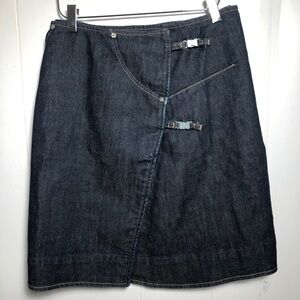 - Girls Levis Denim Wrap Around Skirt. Size 28/small